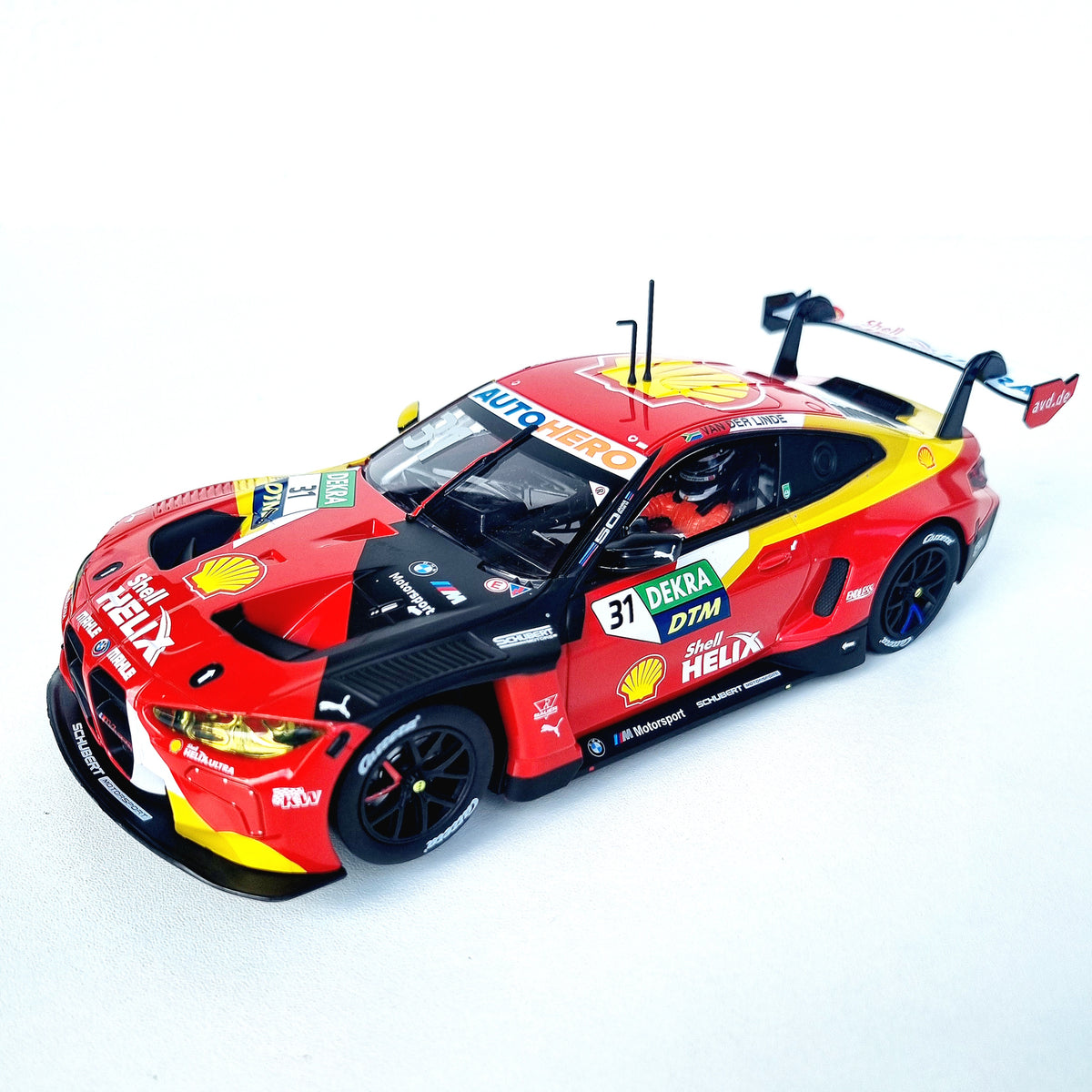 CARRERA DIGITAL 124 BMW M4 GT3 Schubert Motorsport N° 31 1:24 Voiture CARRERA DIGITAL 124 BMW M4 GT3 Schubert Motorsport N° 31 1:24 Voiture